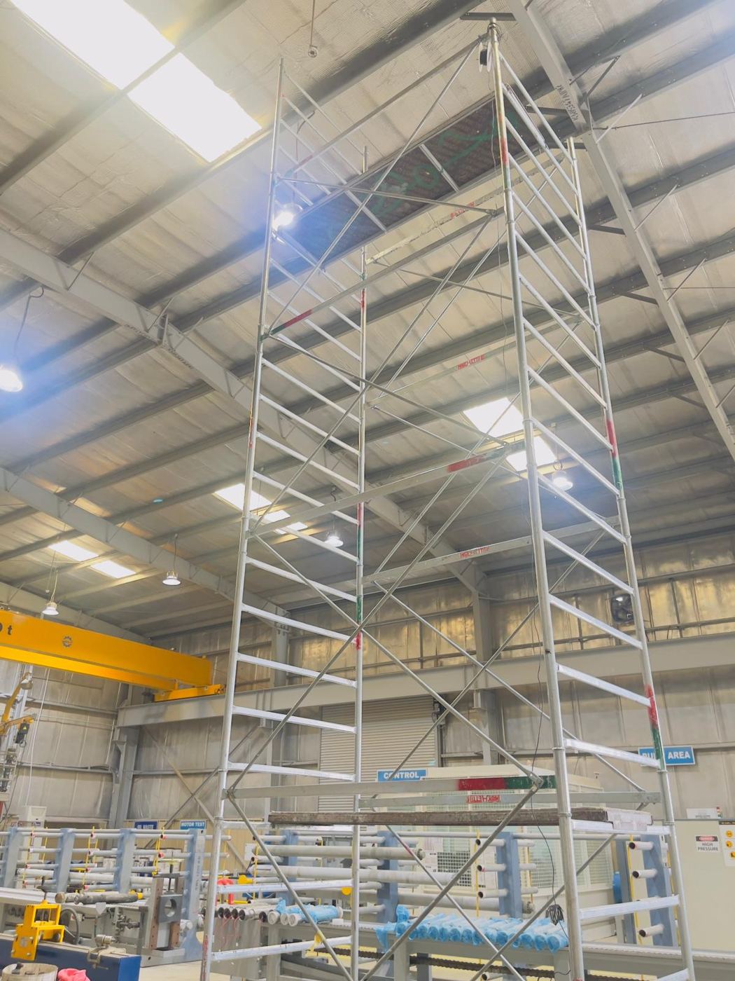 Scaffold tower for high-level maintenance